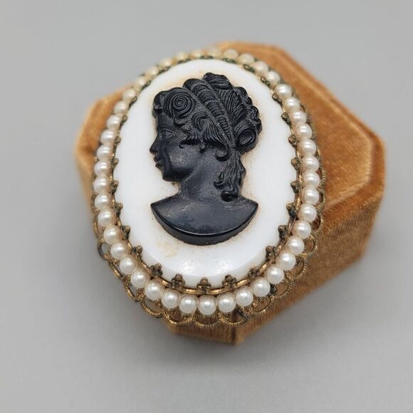 UNBRANDED Vintage Cameo Brooch - Picture 3 of 5